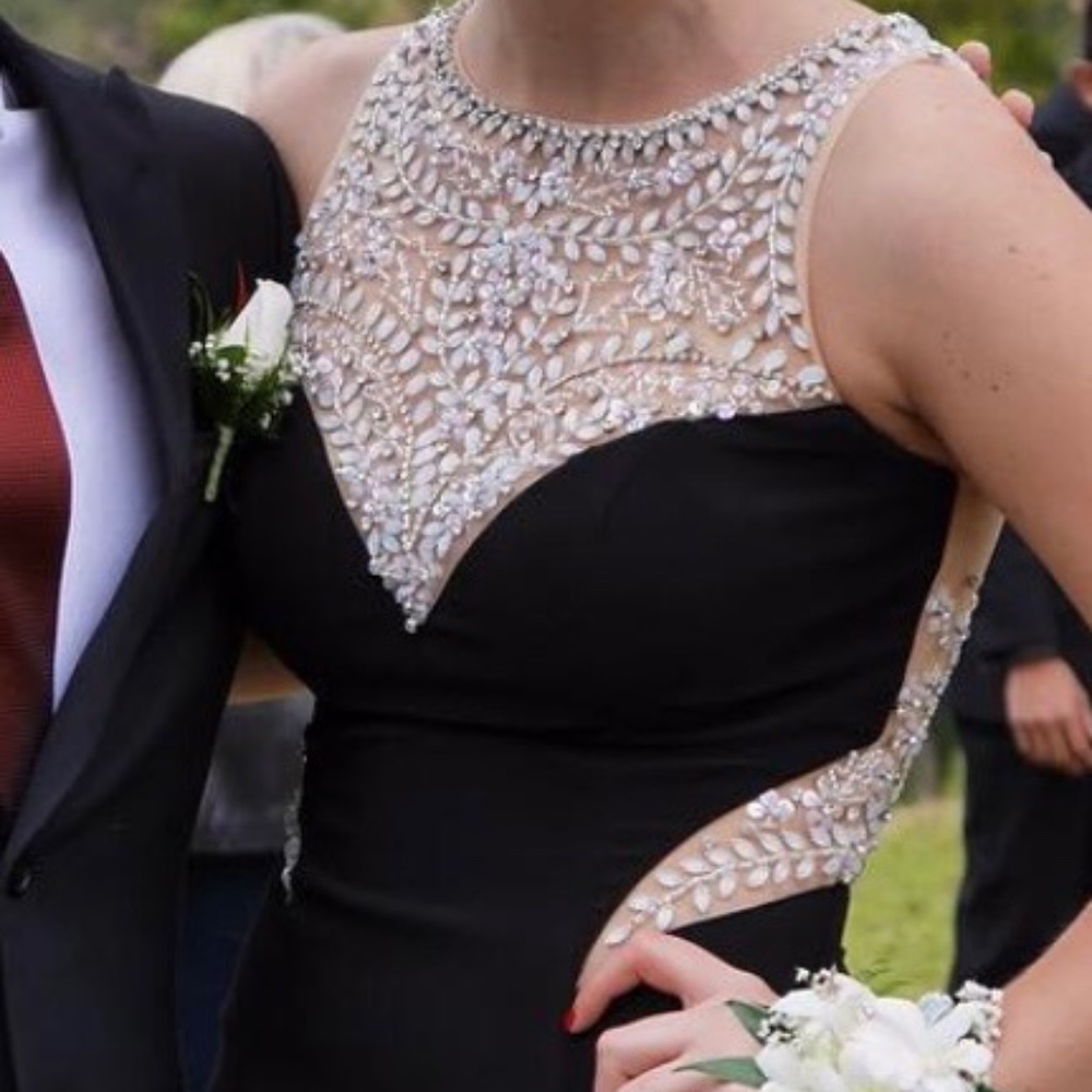 JVN by Jovani Black Prom Dress Size 4 - Picture 8 of 10